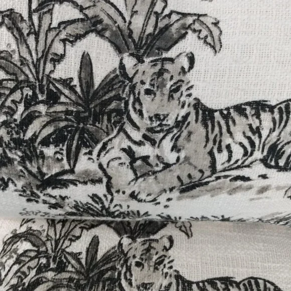 COTTON & VELVET PRINT PILLOW WITH TIGEr IMAGES & TASSELS - Picture 2 of 10